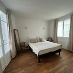Aux Terrasses De La Lune