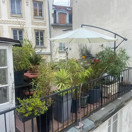 Aux Terrasses De La Lune * Paříž