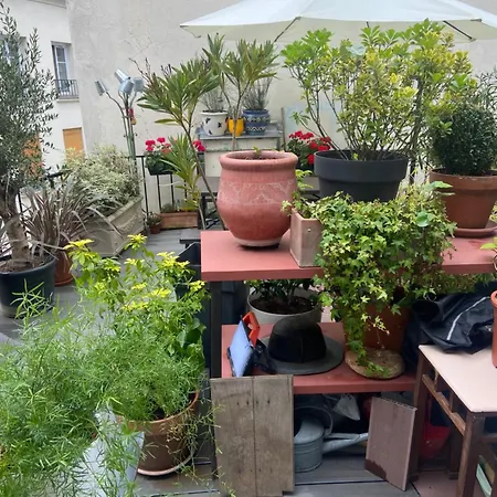 Aux Terrasses De La Lune Apartment Paris