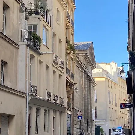 Aux Terrasses De La Lune Apartment Paris