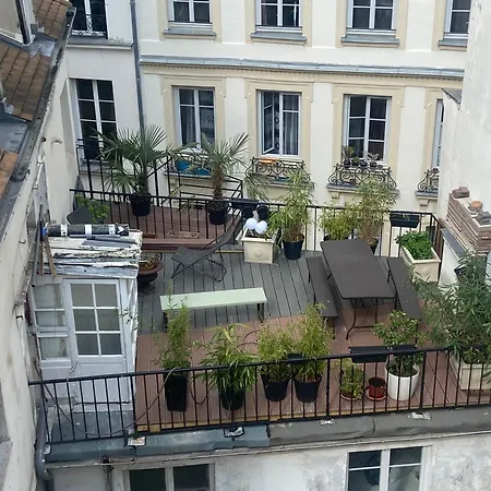 Aux Terrasses De La Lune Apartment Paris