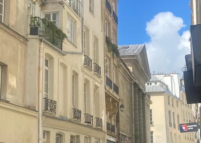 Aux Terrasses De La Lune * Párizs