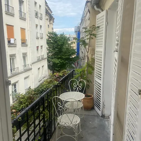 Aux Terrasses De La Lune * Paris